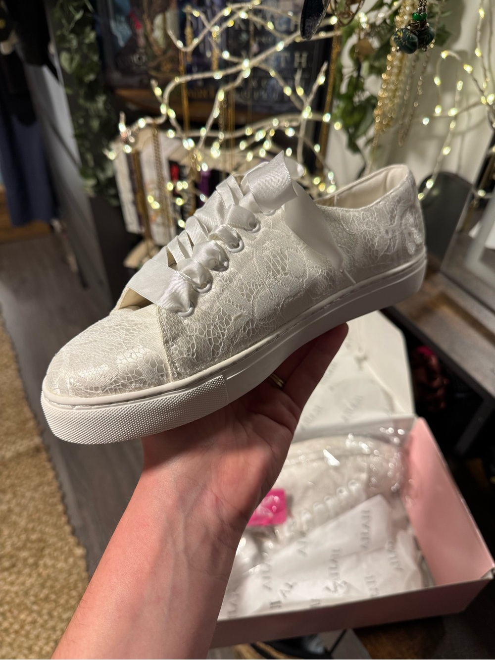 JIAJIA Bridal Sneakers - Wedding Shoes - 7.5 - NWT - Picture 3 of 15
